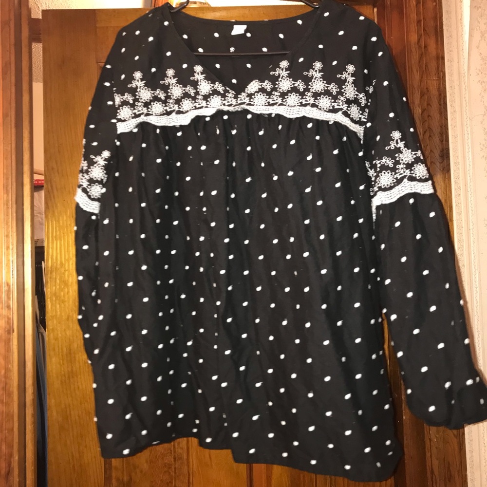 EUC Old Navy Black and White Cotton Top